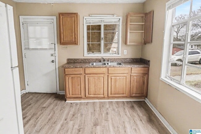 Building Photo - 1520 17th Way SW