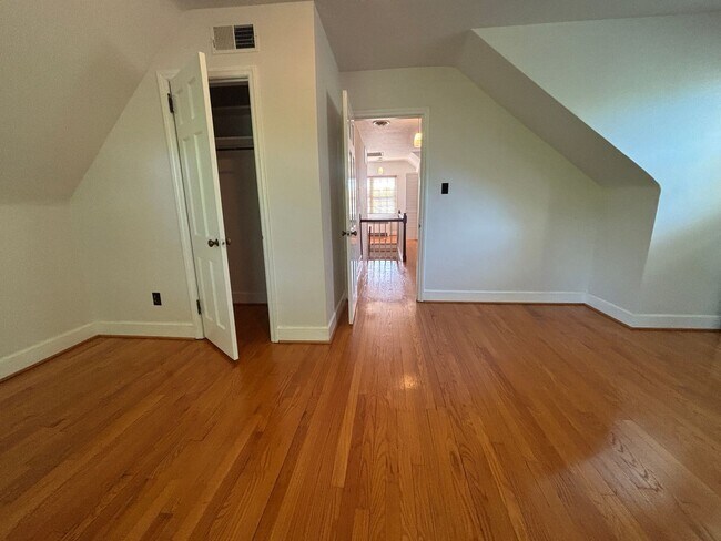 Building Photo - 3479 Overbrook Dr