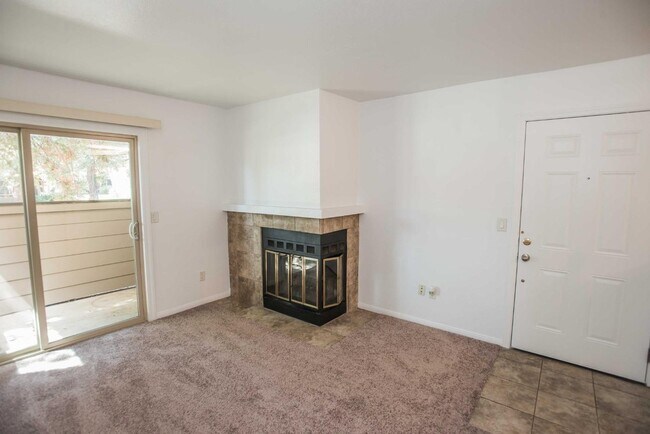 Building Photo - 3715 Tallyho Dr