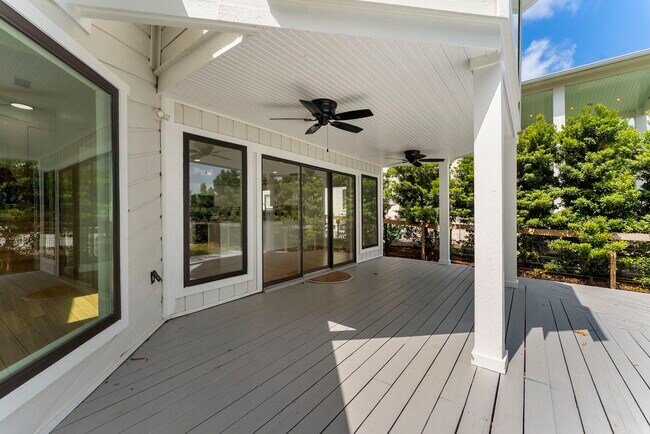 Building Photo - 3920 Brookhaven Dr