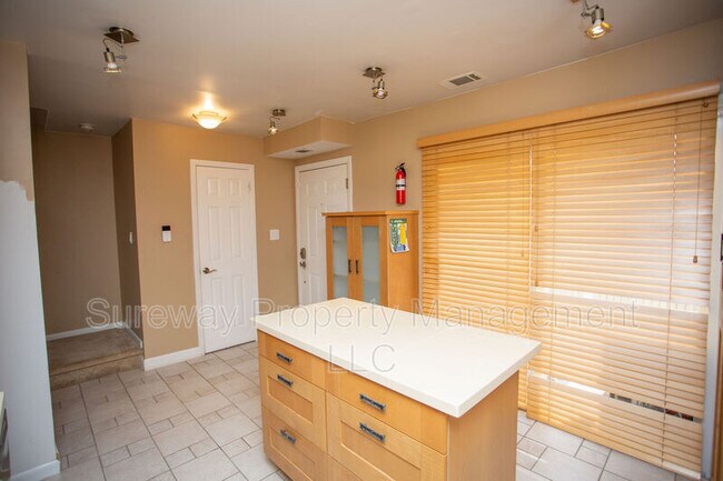 Building Photo - 1145 Golden Pond Ct