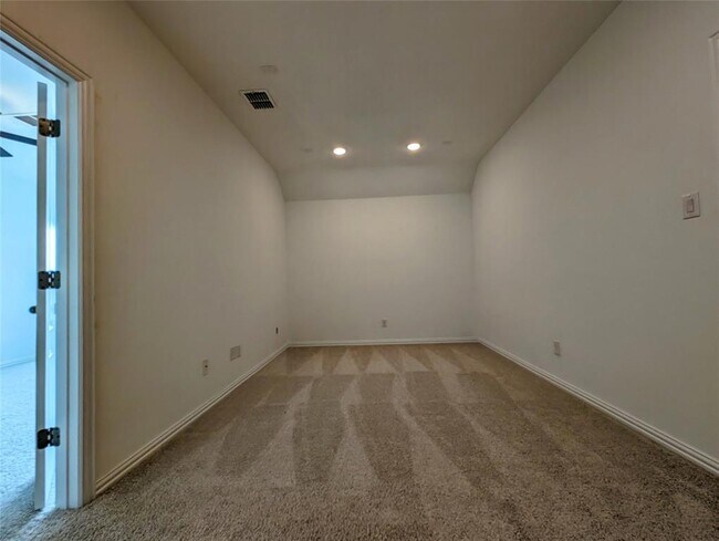 Building Photo - 1344 Ridge Runner Dr