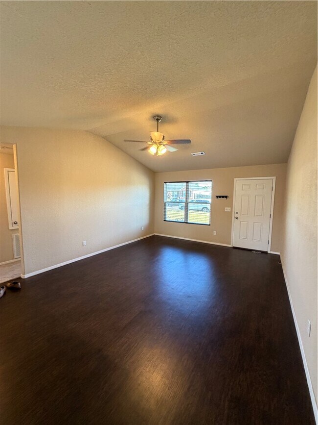 Building Photo - 817 NW 67th Ave