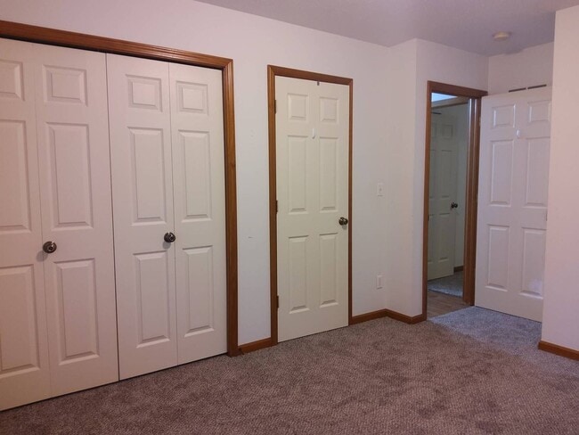 Building Photo - 3 Bedroom 2 Bathroom Home in Goshen!