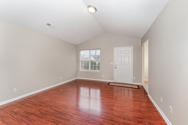 Building Photo - 302 Apple Ridge Rd