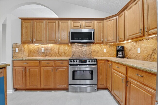 Building Photo - 8081 Cassia Dr