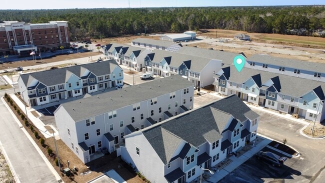 Building Photo - BEAUTIFUL! 2 Bedroom with Flex Space Townh...