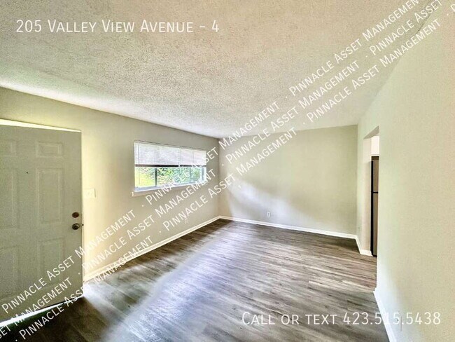 Building Photo - 205 Valley View Ave