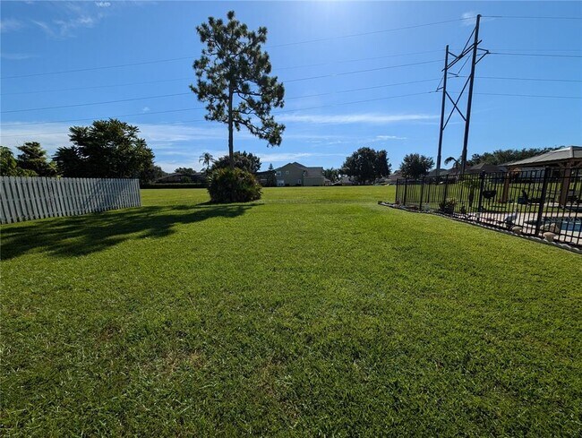 Building Photo - 5281 Los Palma Vista Dr