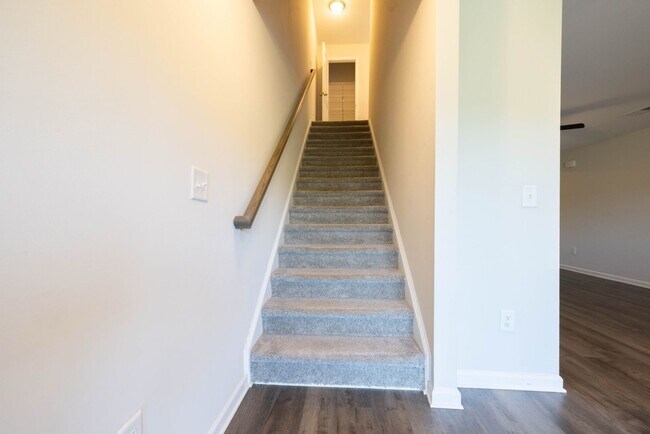 Building Photo - 115 Adger Rd