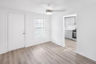 Building Photo - 1911 Benson St