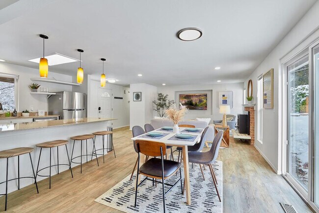 Building Photo - 629 212th St SW