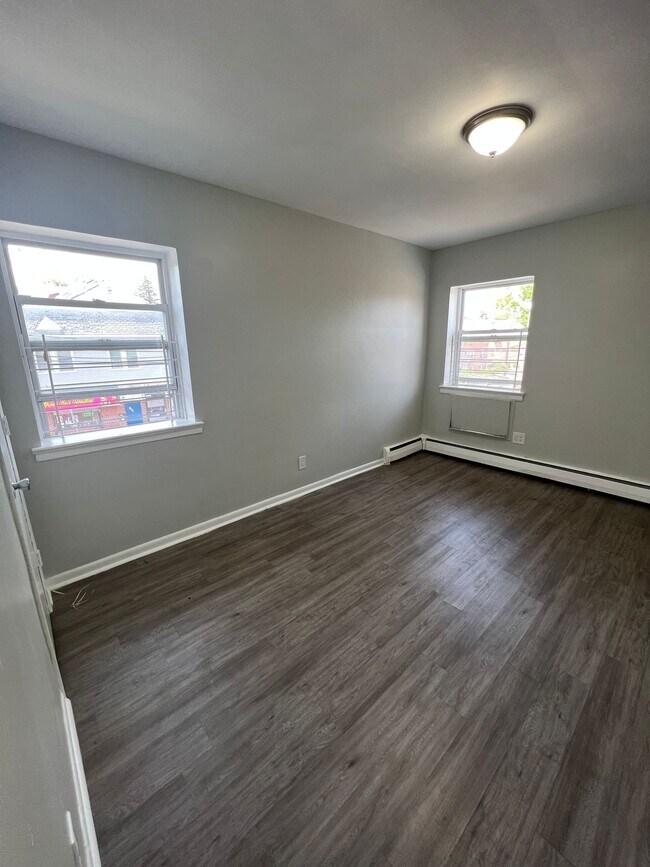 Building Photo - 395 Stuyvesant Ave