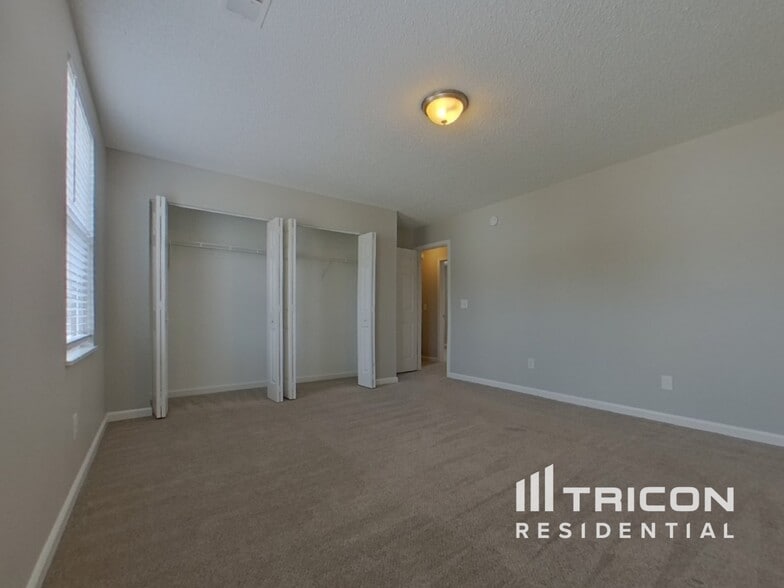 Building Photo - 661 Thornhill Dr