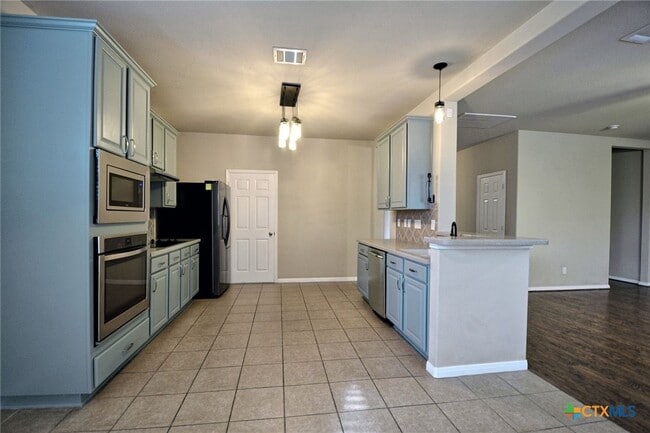 Building Photo - 2065 Dove Crossing Dr