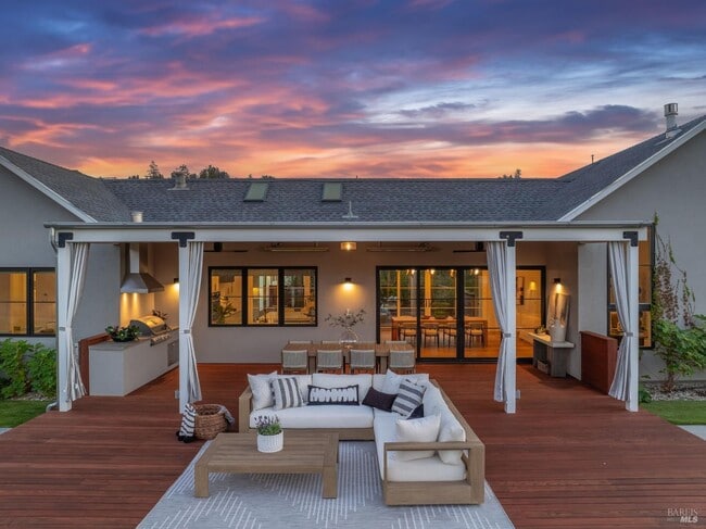 Building Photo - 987 Mark West Springs Rd