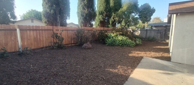 Building Photo - Remodeled Single Story House - Central AC - Two Car Garage