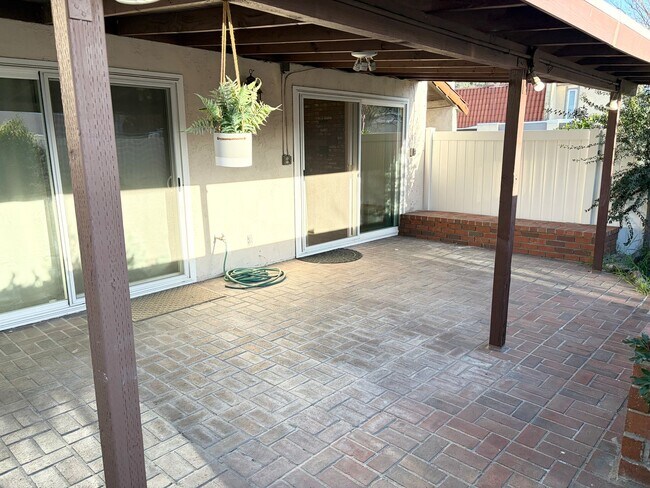 Building Photo - Welcome Home to a Desirable Whittier Community - Spacious 3-Bed, 2-Bath Townhome