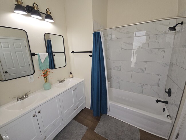 Building Photo - 1728 N Delaware St