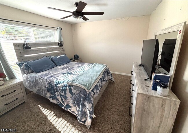 Building Photo - 5740 Sandpiper Pl