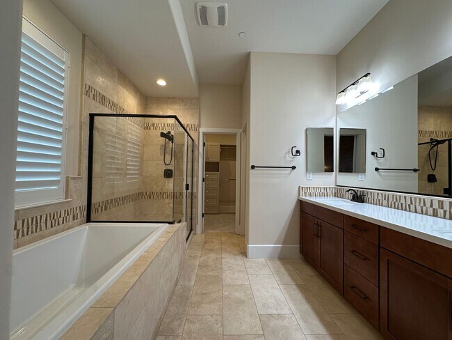 Building Photo - Stunning Lakefront River Islands Home