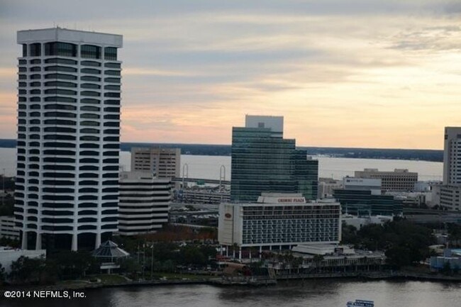 Building Photo - St Johns River Views!