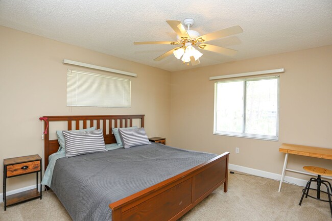 Building Photo - **ANNUAL OR SEASONAL RENTAL**