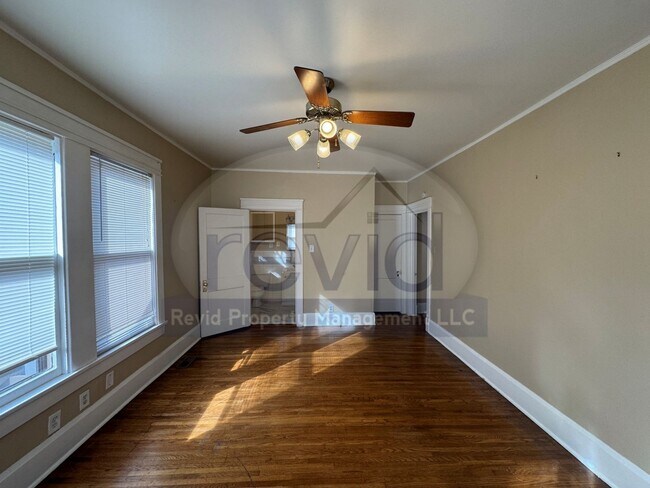 Building Photo - MALLORY 255