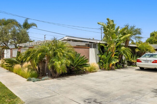 Building Photo - 316 E 21st St