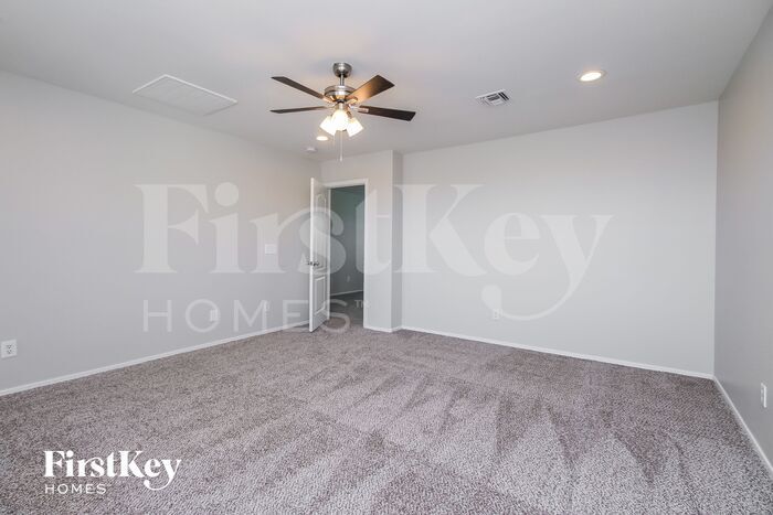 Building Photo - 31229 N Cavalier Dr