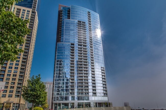 Primary Photo - 450 E Waterside Dr