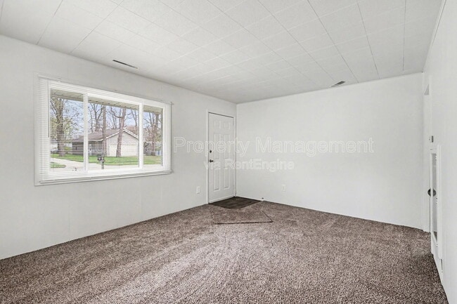 Building Photo - 2321 Hazel Ave