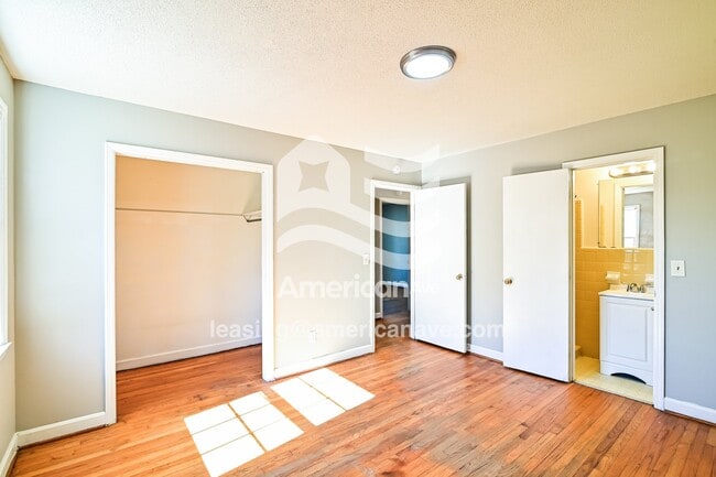 Building Photo - 57 Newport Dr