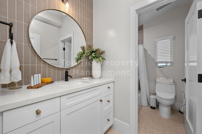 Building Photo - BRAND-NEW, FULLY-FURNISHED Luxury 3 bd / 3 ba Townhome in Coastal Carlsbad