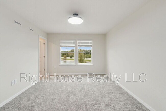 Building Photo - 3082 Emerald Acrs Ln