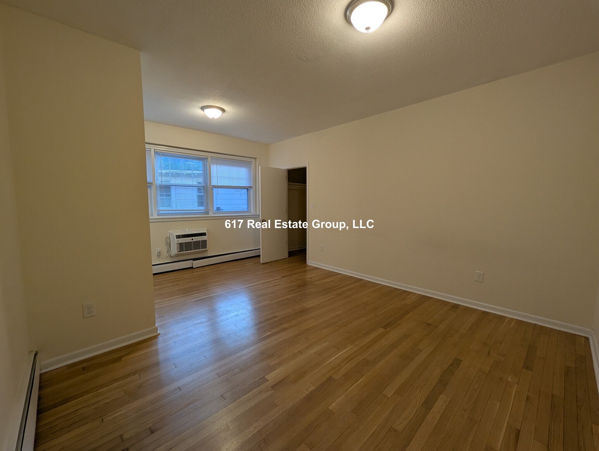 Building Photo - 2018 Commonwealth Ave