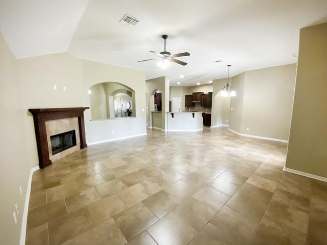 Building Photo - 113 Terravista Trl