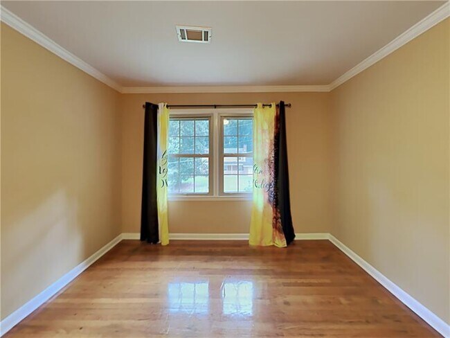 Building Photo - 3582 Cloudland Dr