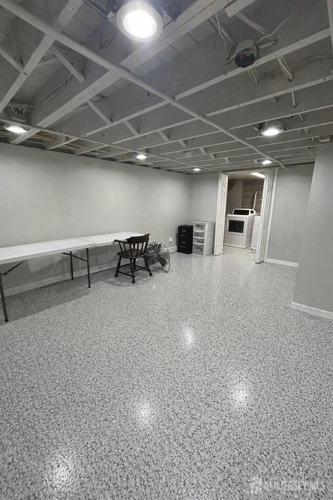 Building Photo - 35 Victory Ct