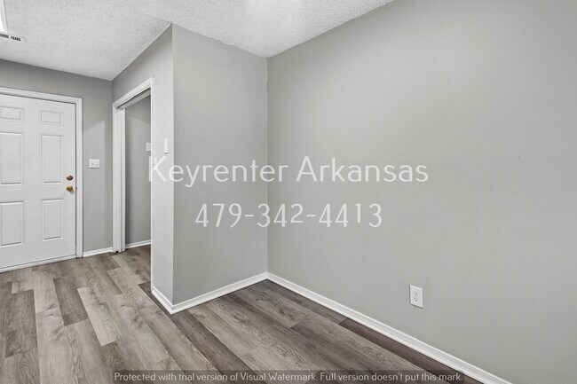 Building Photo - Cozy 2 Bedroom Duplex with Fireplace & Spacious Backyard!