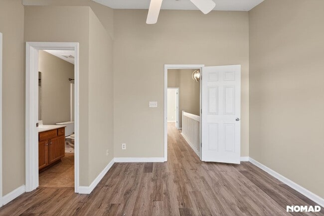 Building Photo - 6319 Sweetbay Dr