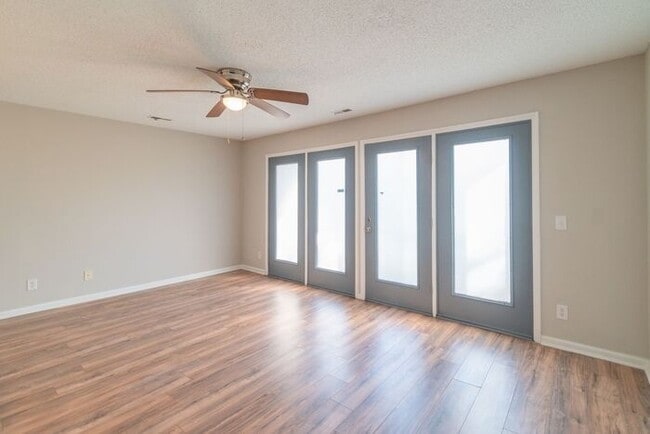 Building Photo - 2 Bed 2 Bath Condo in Charlotte