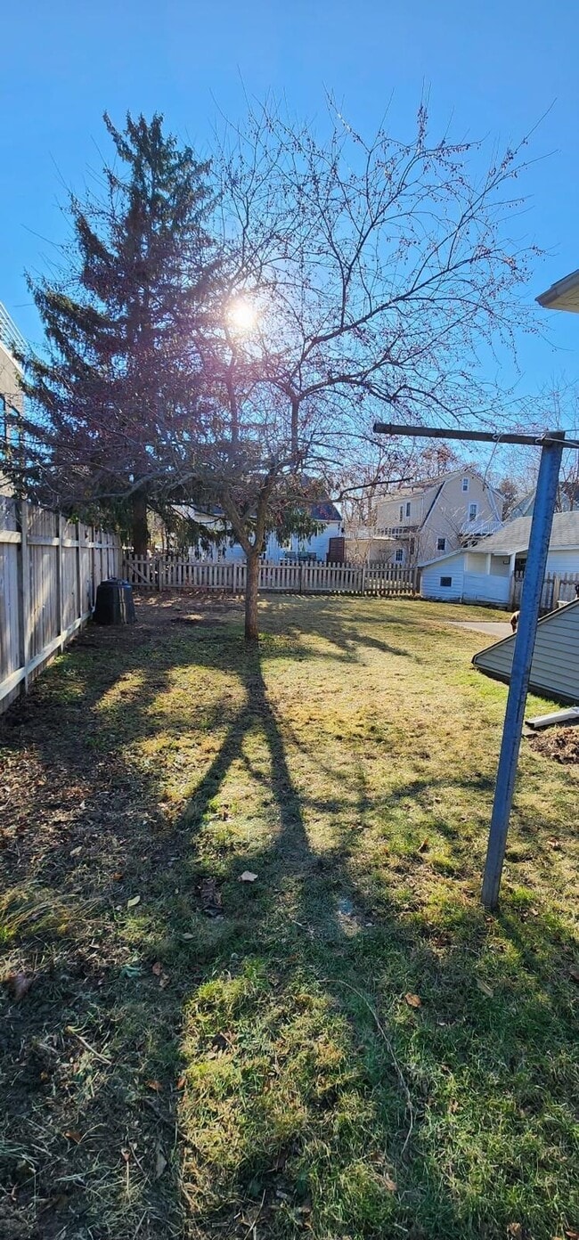 Building Photo - 113 Bresland Ct