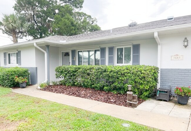 Building Photo - 1661 NW 20th Ave