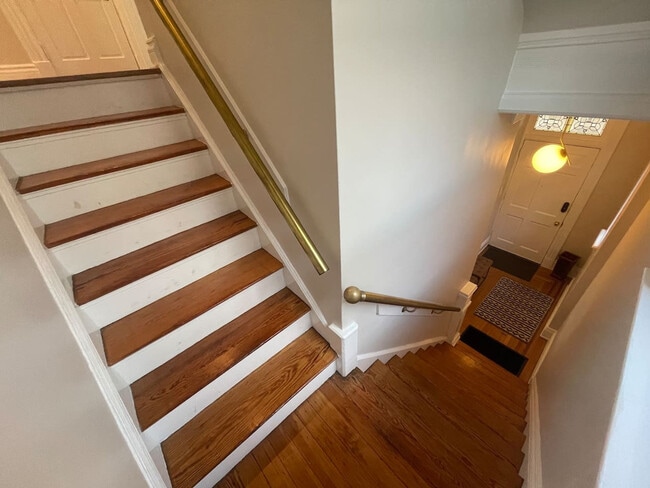 Building Photo - 351 Thrall St