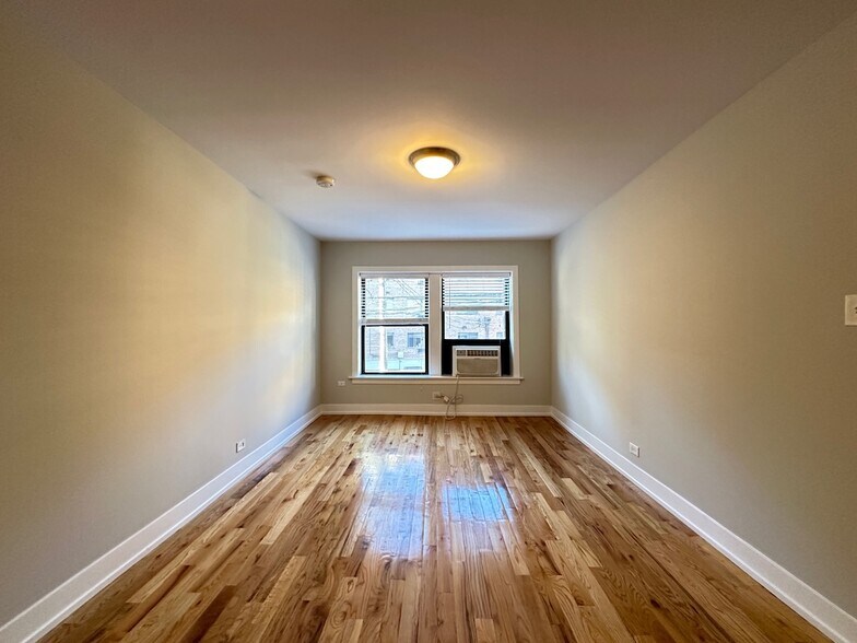 Building Photo - 562 W Arlington Pl