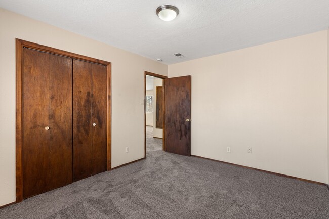 Building Photo - 5909 Berquist Pl NW