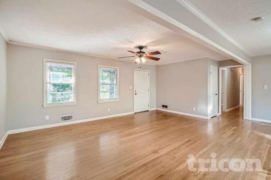 Building Photo - 2054 North Rd SW