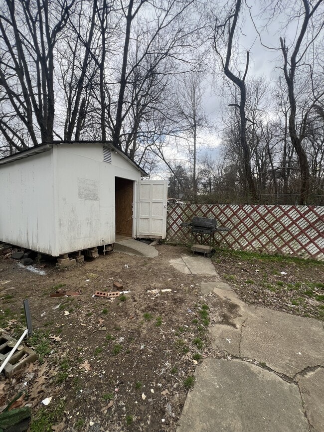 Building Photo - 314 Carr Ave