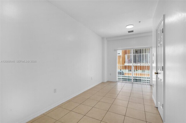 Building Photo - 928 SW 3rd St